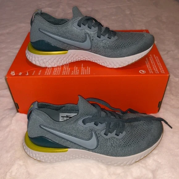 Nike Epic React Flyknit 2 (GS) - Picture 9 of 11